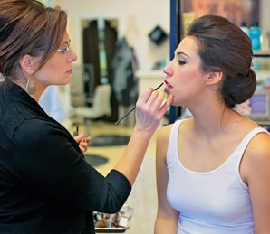 Makeup Lesson With Alayne