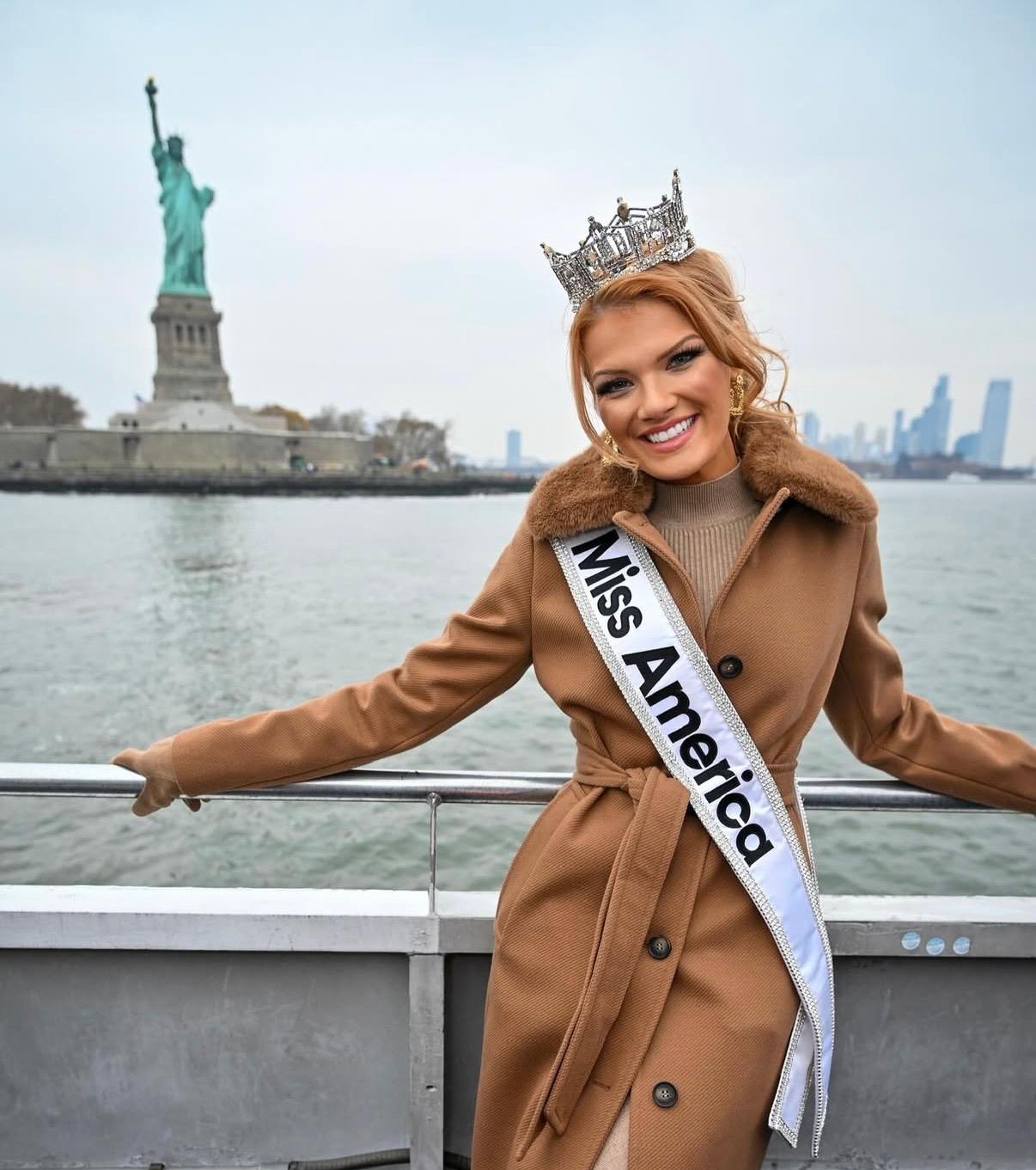 Book Your In Person Styling Session with Alayne at Miss America Sunday, August 30- September 6th, 2026 - Alayne Curtiss Bridal Beauty